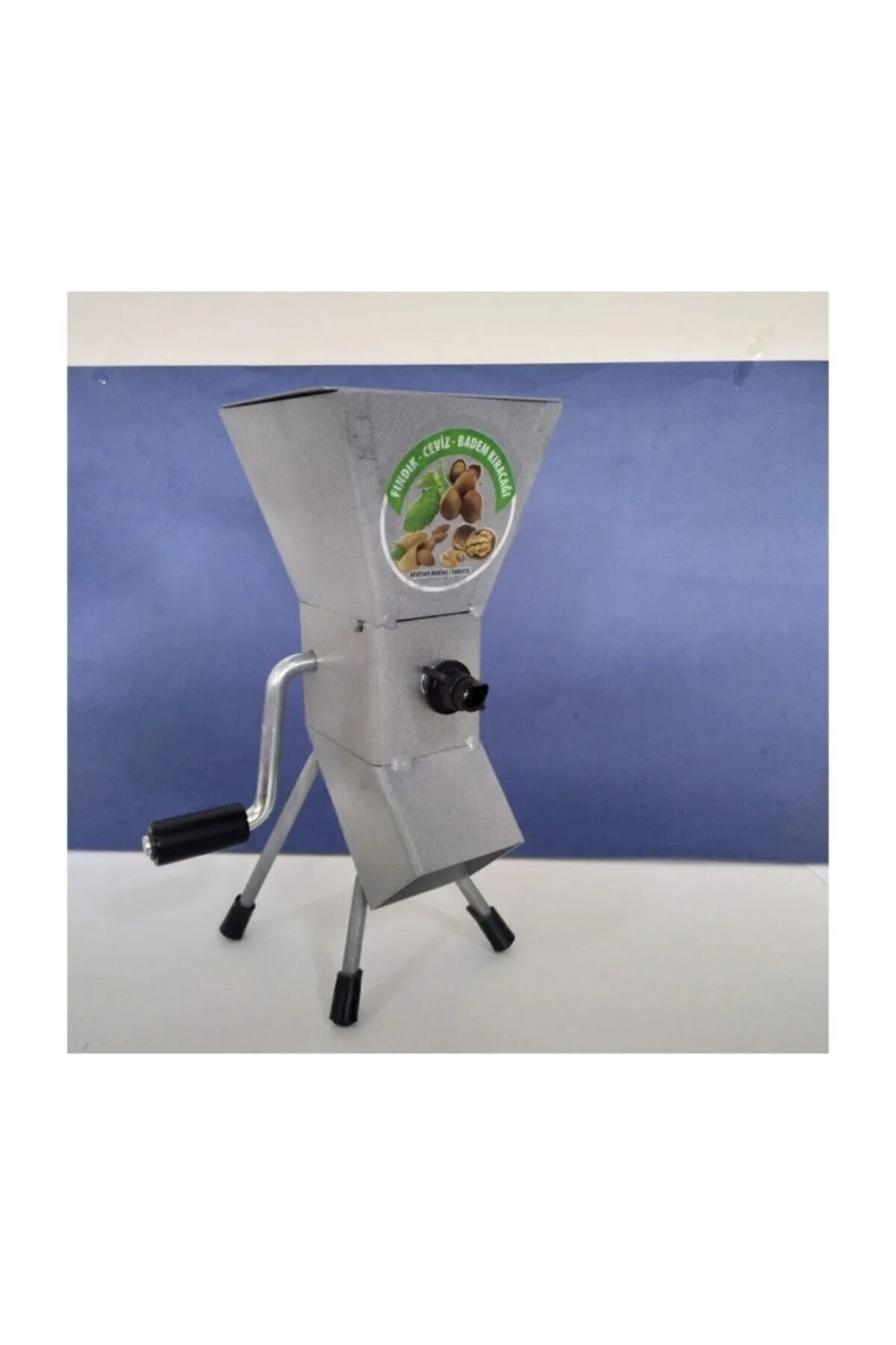 Hand Crank Walnut Cracker - Nutcracker For Nuts - Easy to Use Walnut Cracking Machine - Walnut, Hazelnut, Kernel Cracking Nut Crackers